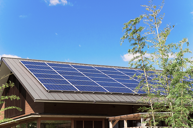太陽光発電とハイブリッド設備を“標準”で