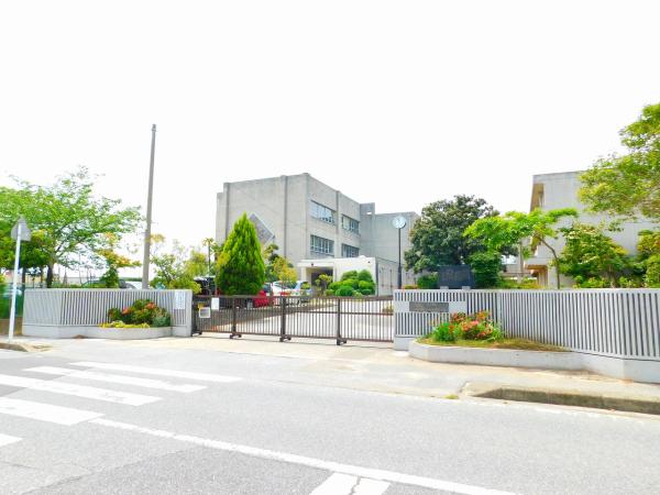 若葉中学校