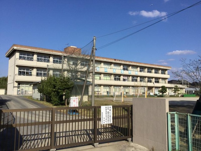 国府小学校