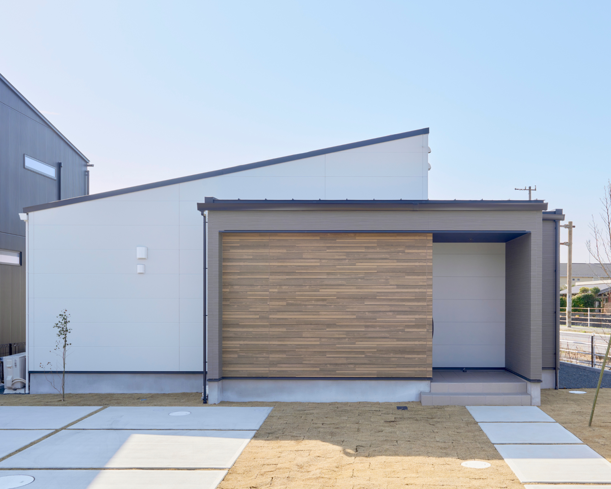 視線を遮る中庭のある平屋の住まい｜木更津市｜街角モデルハウス アイチャッチ